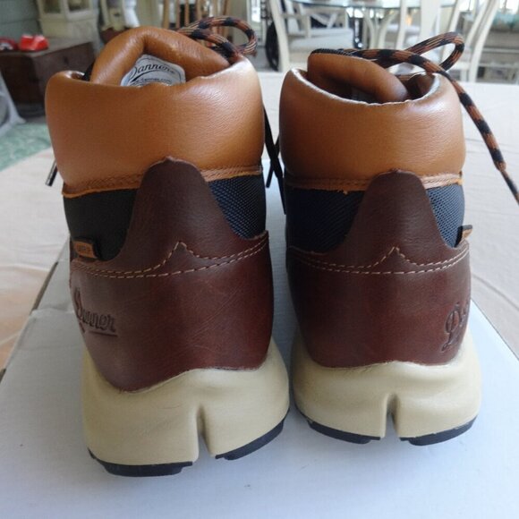 Danner men's size 7D, boots, Tortoise Brown leather black fabric, rubber outsole - Picture 6 of 16